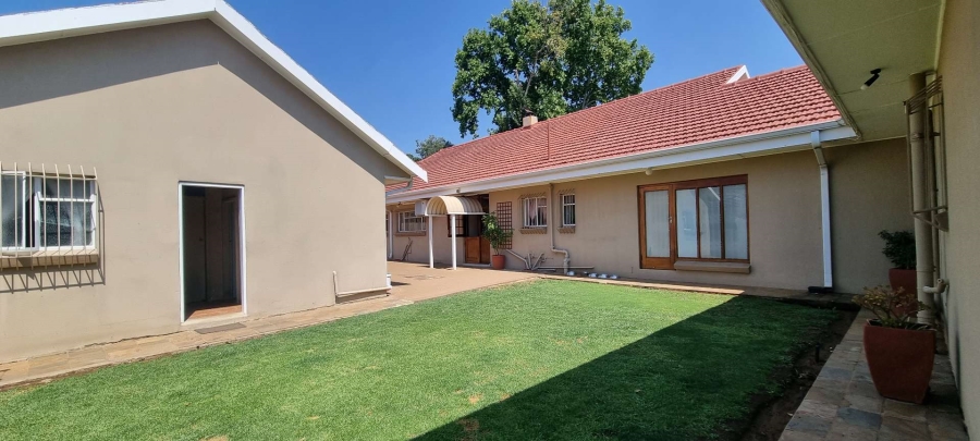 5 Bedroom Property for Sale in Bayswater Free State
